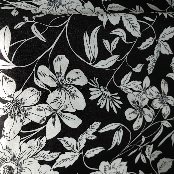 Mario Serrani plus size sleeveless black white flower XXL asymmetrical shirt - Picture 4 of 10